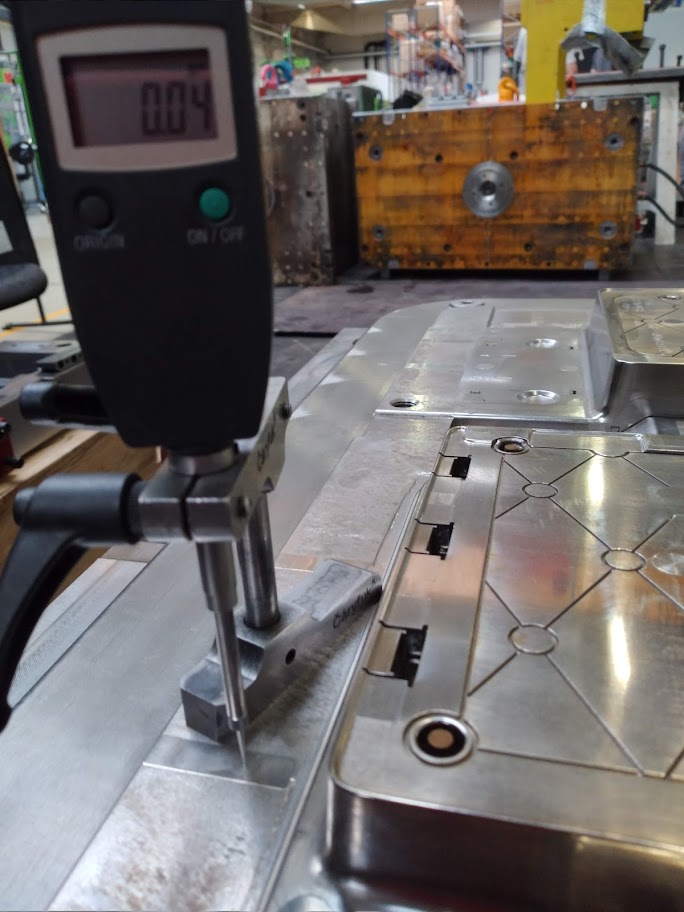 Obrázek 1"odvzdušňovací" drážka  promačkaná do tvárníku 0,04mm!!!