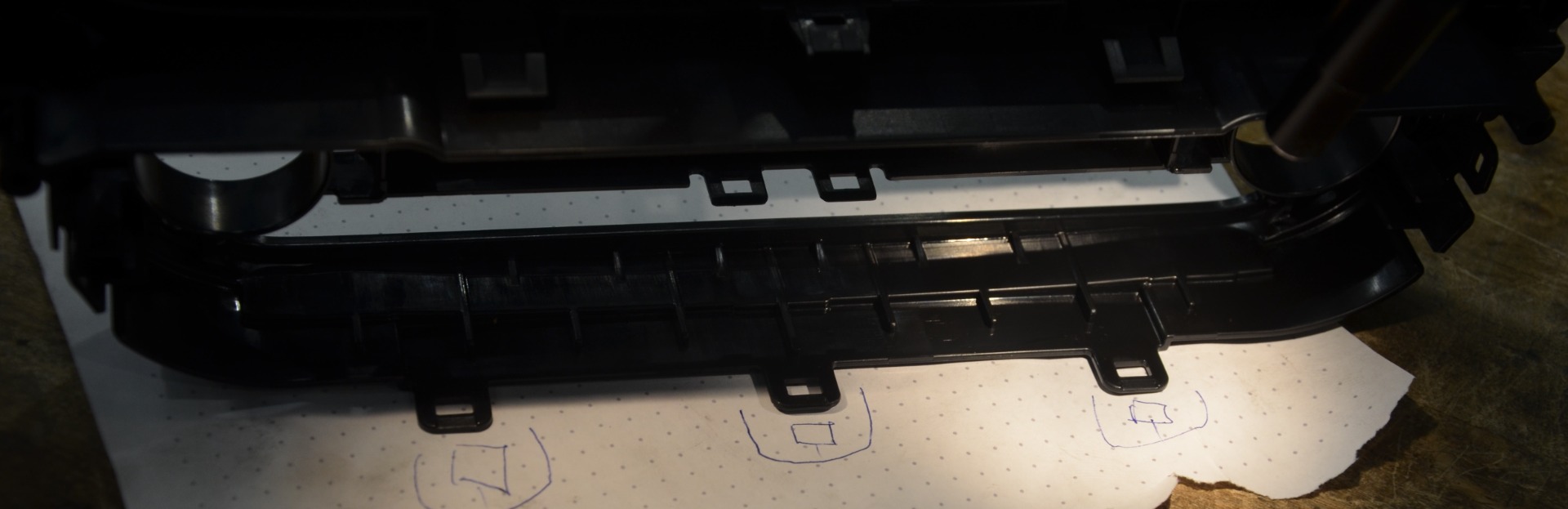 nedostatečné pevný studený spoj v rámečku klipu je častý zdroj velmi bolestivých reklamací (zdroj Troubleshooting HelixPin)